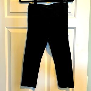 Lululemon cropped leggings.